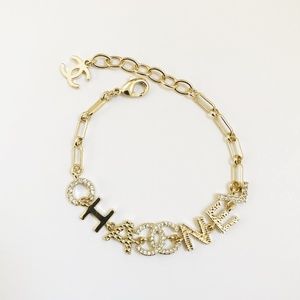 NEW CHANEL 22P AB7943 CC LETTER CRYSTAL STATEMENT GOLD BRACELET